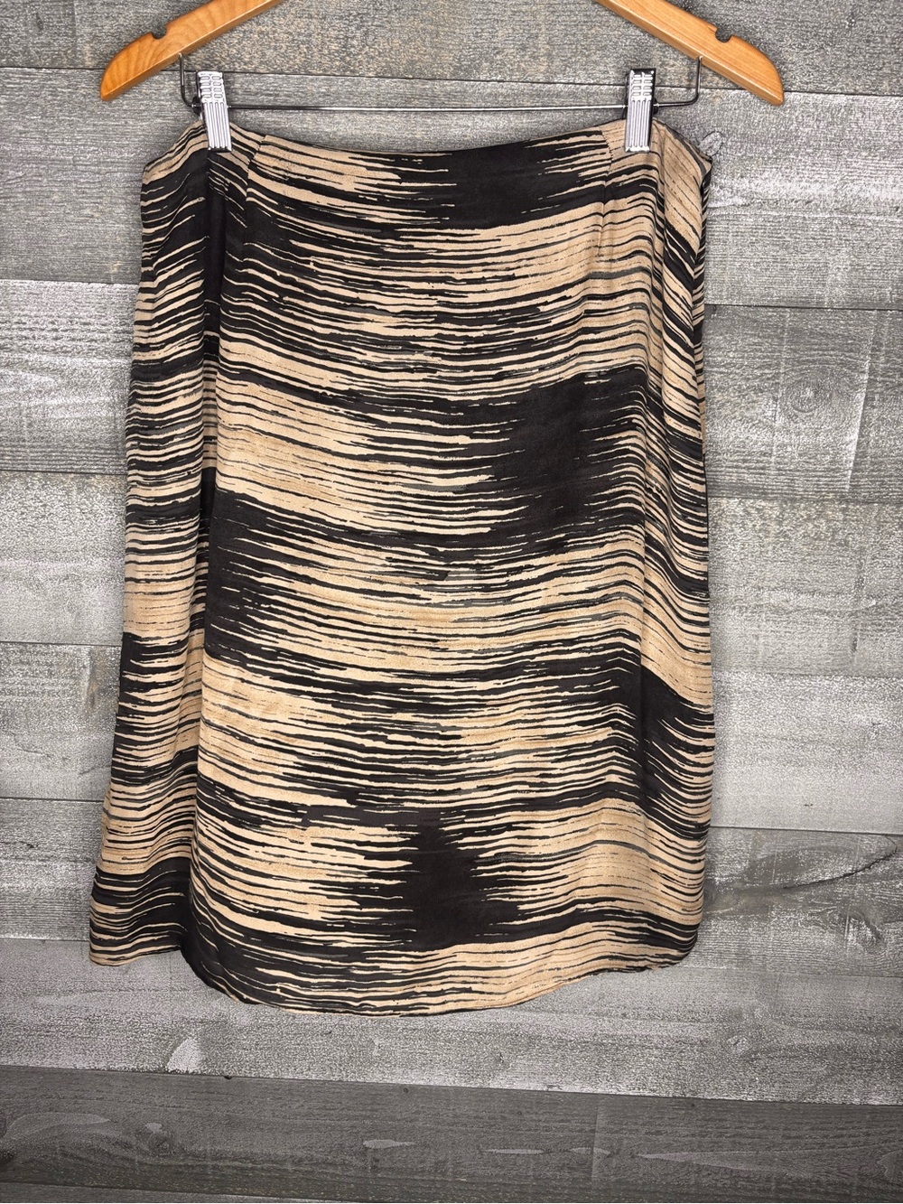 Jones New York 100% silk size 16 Beige and Black Patterned A-Line mini Skirt